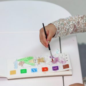 mierEdu Kieszonkowa kolorowanka akwarelowa z pędzelkiem - Bajki i baśnie