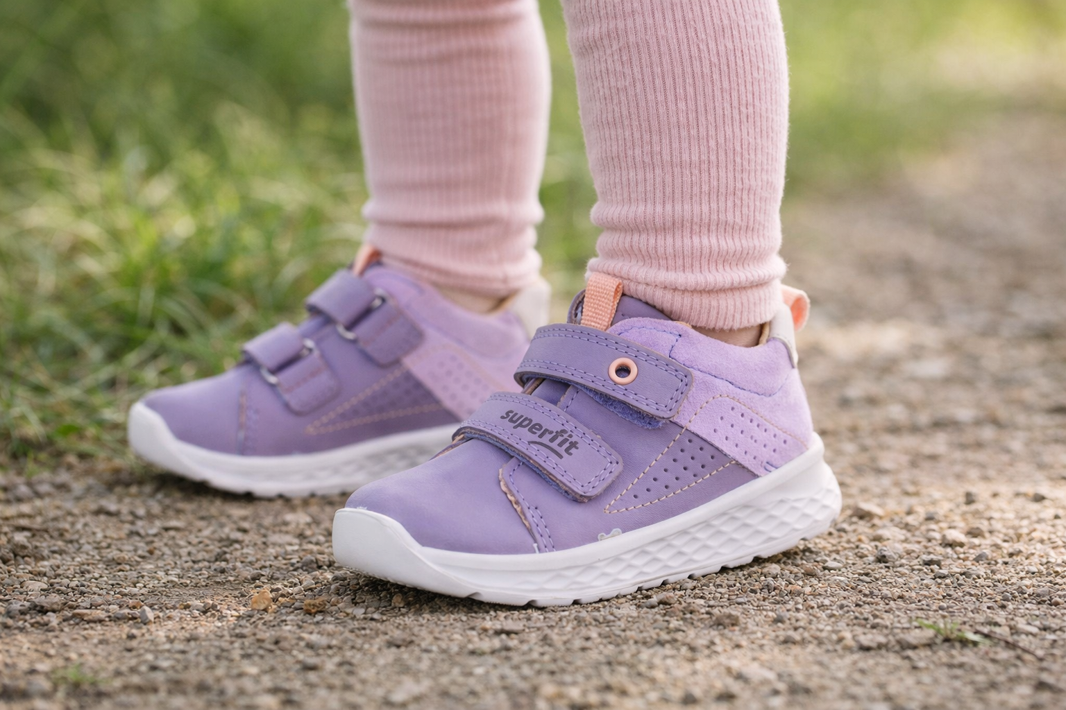 Sneakersy